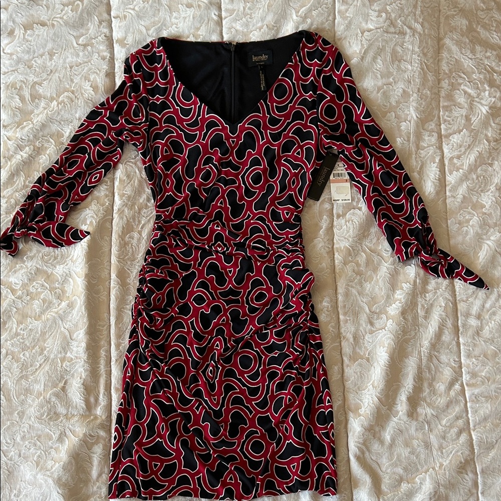 Laundry By Shelli Segal Black and Red Abstract Dress